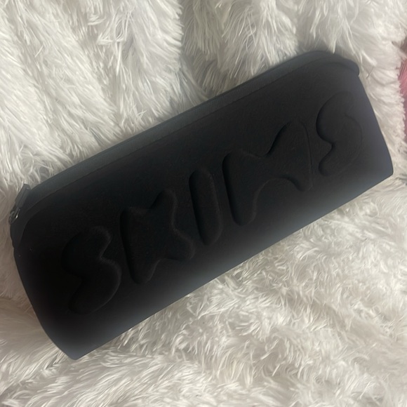 SKIMS BIG TRAVEL POUCH - Picture 4 of 4